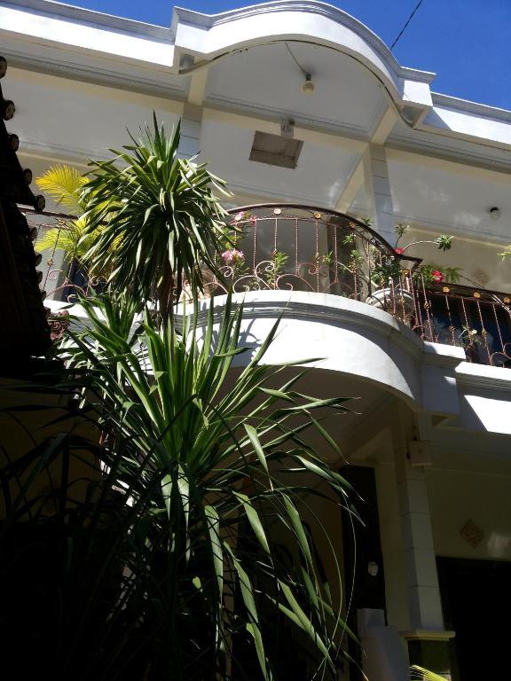 Nakula Guest House Кута Экстерьер фото